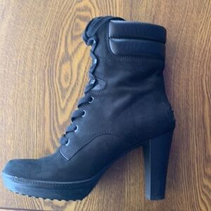 ❤️Tod’s Black boots,  elegant high heeled lace-up combat boot